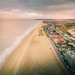 Spacious Seaside *