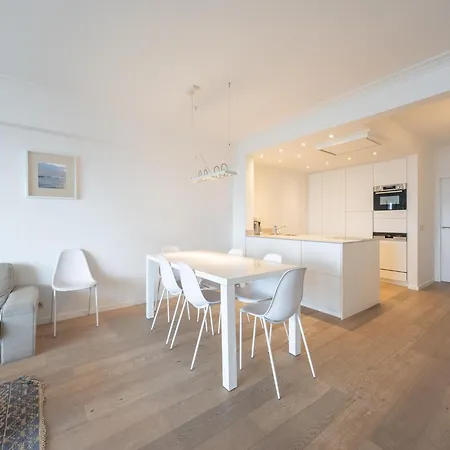 Spacious Seaside *