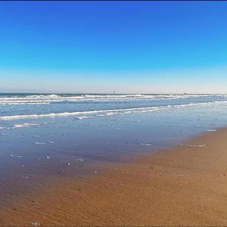 Spacious Seaside